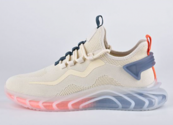 Sepatu Sneakers dengan Sol Transparan